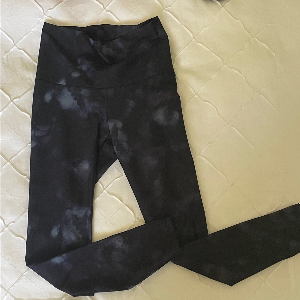 Old Navy patterned leggings